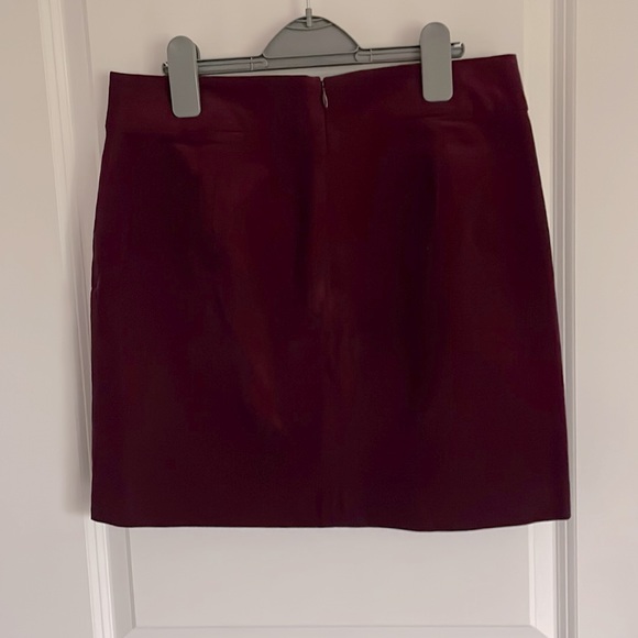 Banana Republic A line skirt - Picture 2 of 3